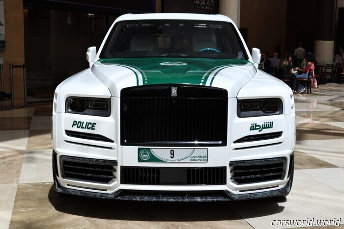 La nuova auto della polizia di Dubai è una Rolls-Royce Mansory | perché i soldi / Carscoops